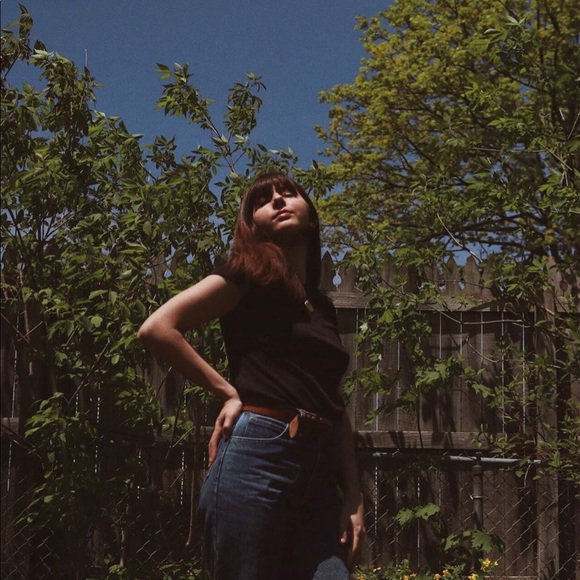 Meet your Posher, Daniella - Picture 2 of 3